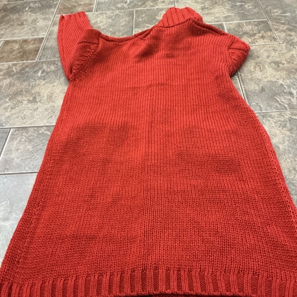 💰Make an offer, bundle and save💰 Cozy Cable Knit Red Sweater - Picture 5 of 5